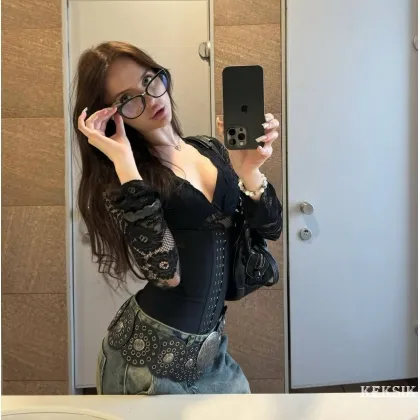 Ощути мои пухлые лепестки малых губ