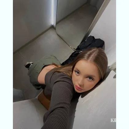 Ощути мои пухлые лепестки малых губ