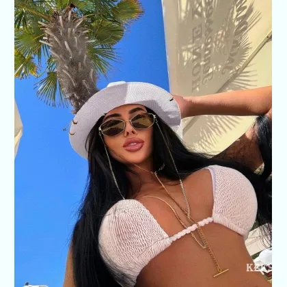 Жаркая киса с соблазнительными губами. Жду встречи сегодня.